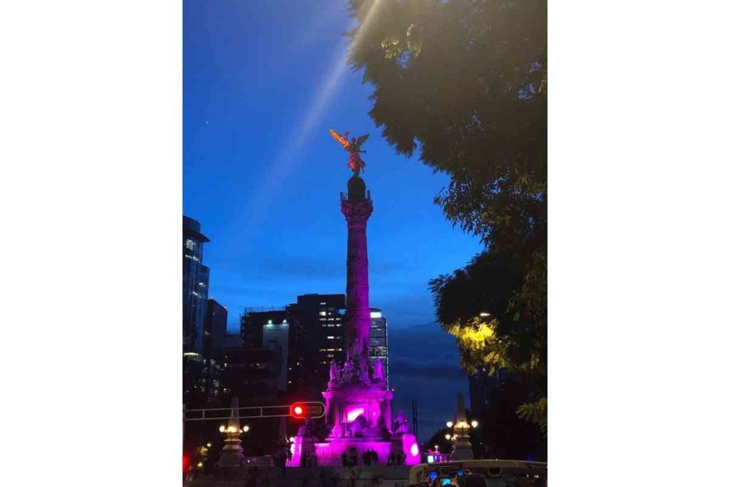 Angel de la Independencia at night on Reforma Avenue in Mexico City