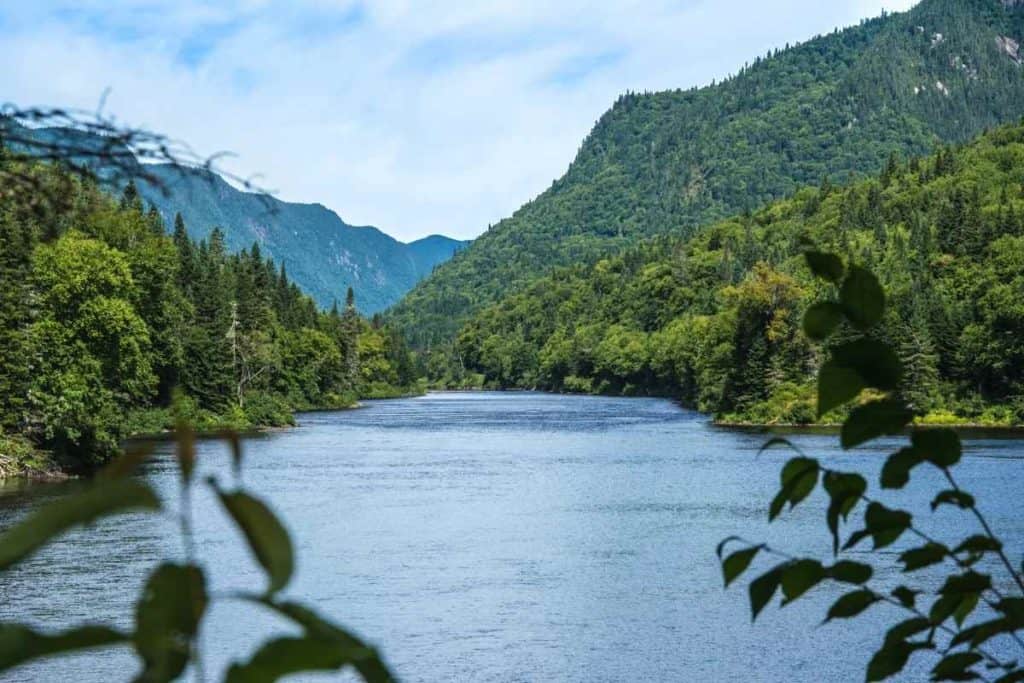 Parc national de la Jacques-Cartier day trip from quebec city