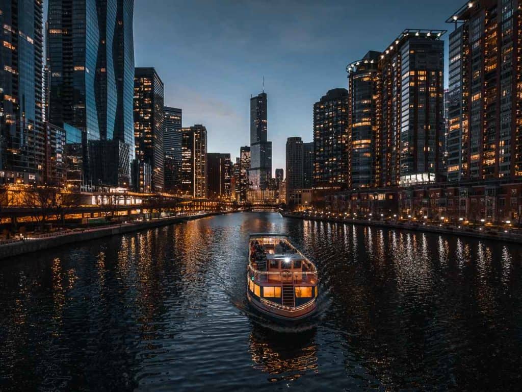 one of the best boat tours in chicago and romantic cruises on the chicago river in february at sunset/evening